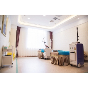 呼和浩特京美医疗美容医院郝维亮医生做超声炮技术怎么样?专业医师团队带来显著抗衰效果