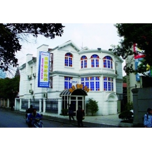 上海新健威医疗美容门诊部医生团队一览：宋安堂医生精于颧骨整形与面部填充