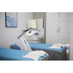 北京亚楠容悦医疗美容诊所正规吗？资质齐全但存处罚记录，鼻综合与私密整形技术获部分求美者认可！