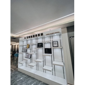 成都莱瑞拉威塑医疗美容医院价格是多少?2025年最新费用明细及医生技术解析