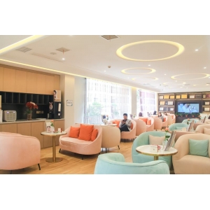 郑州东方整形美容医院黄军伟做双眼皮技术好不好？价格是多少