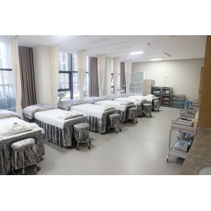 福州比华利美容医院玻尿酸填充卧蚕技术怎么样？5位真实用户分享亲身体验
